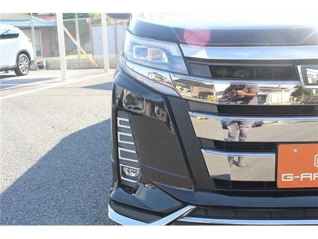 TOYOTA NOAH 2018 Image 31