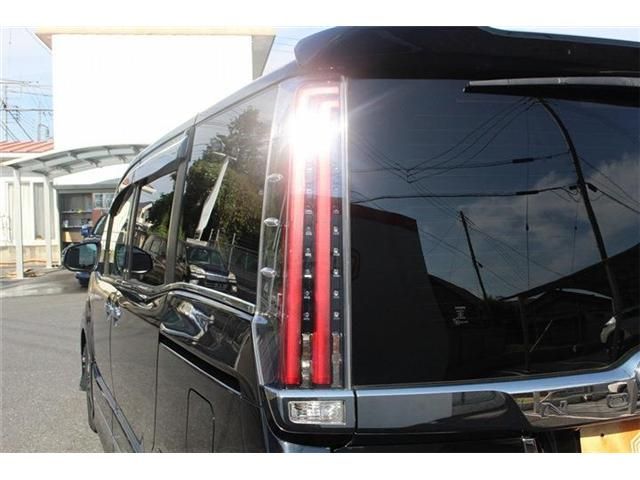 TOYOTA NOAH 2018 Image 31