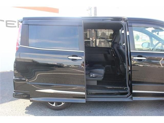 TOYOTA NOAH 2018 Image 31