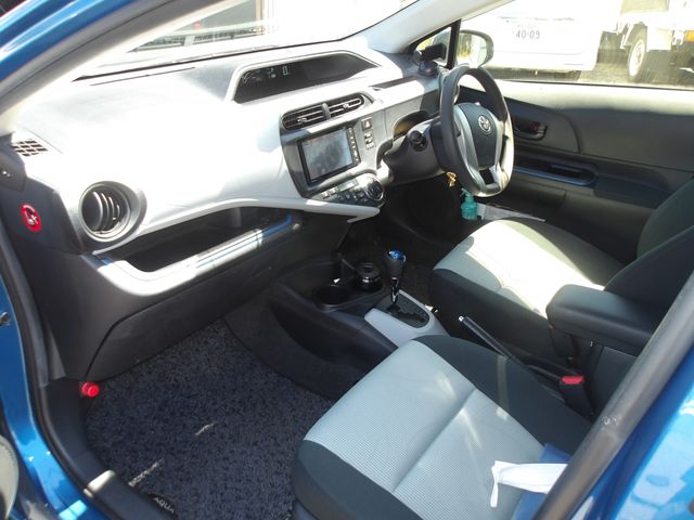 TOYOTA AQUA 2014 Image 31