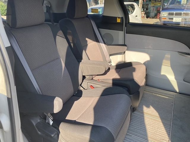 TOYOTA ESTIMA 2006 Image 31