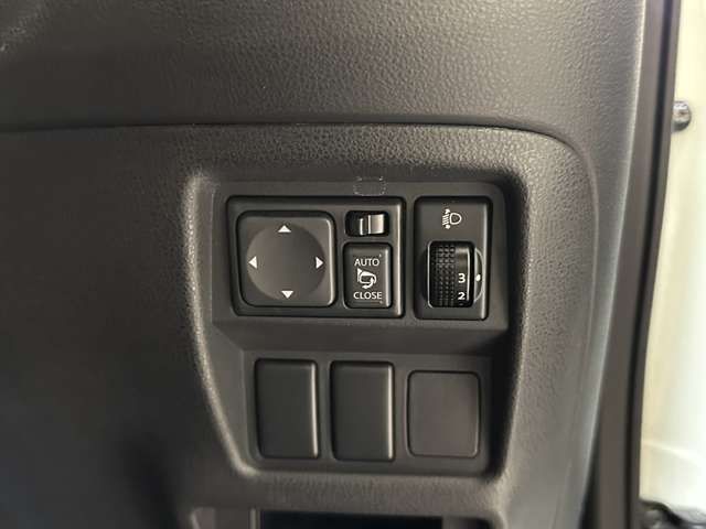 NISSAN JUKE 2012 Image 31