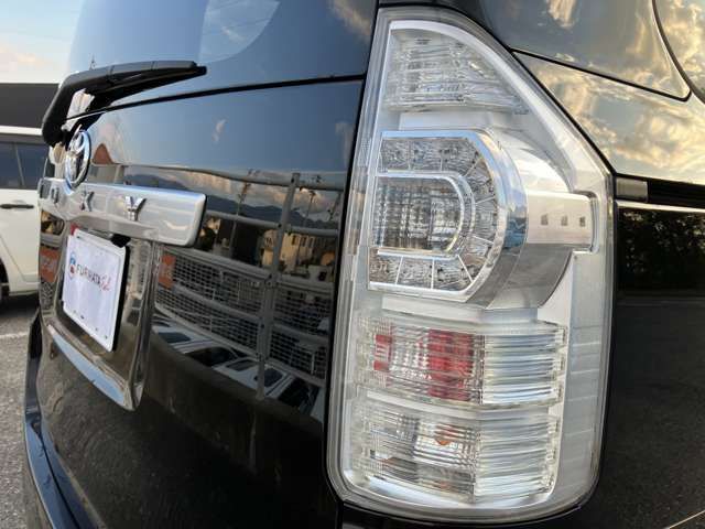 TOYOTA VOXY 2011 Image 31