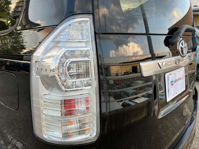 TOYOTA VOXY 2011 Image 31