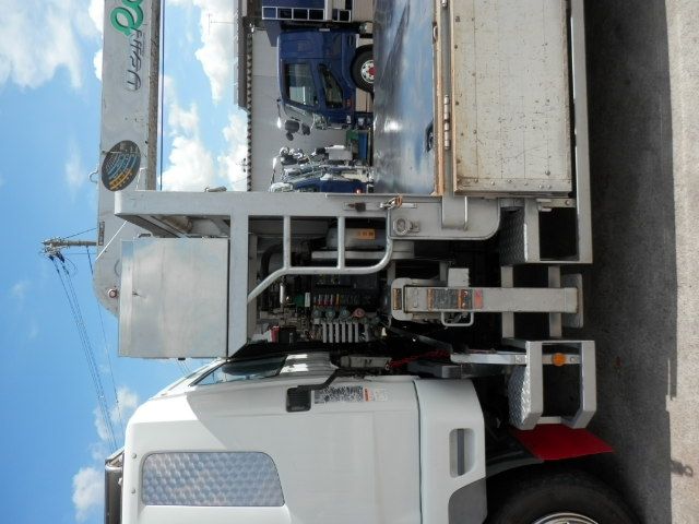 MITSUBISHI FUSOU FIGHTER 2014 Image 31