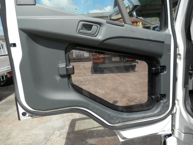 MITSUBISHI FUSOU FIGHTER 2014 Image 31