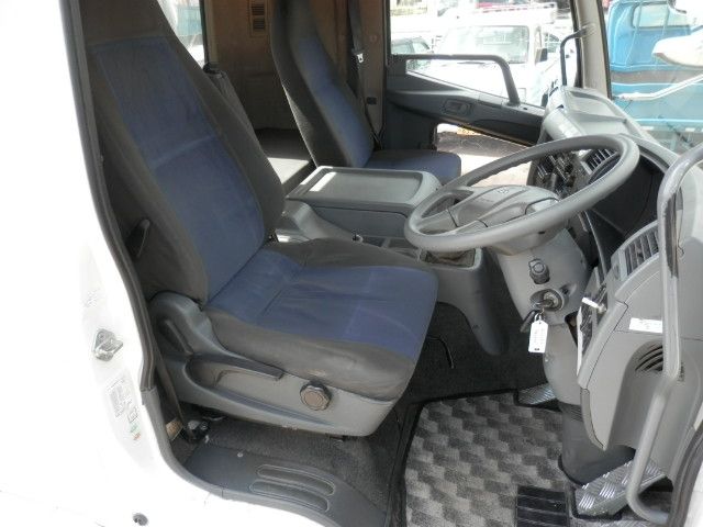 MITSUBISHI FUSOU FIGHTER 2014 Image 31