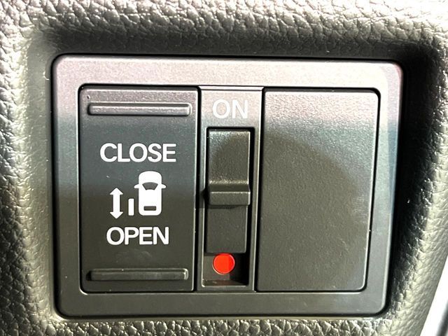 HONDA N BOX CUSTOM 4WD 2020 Image 31