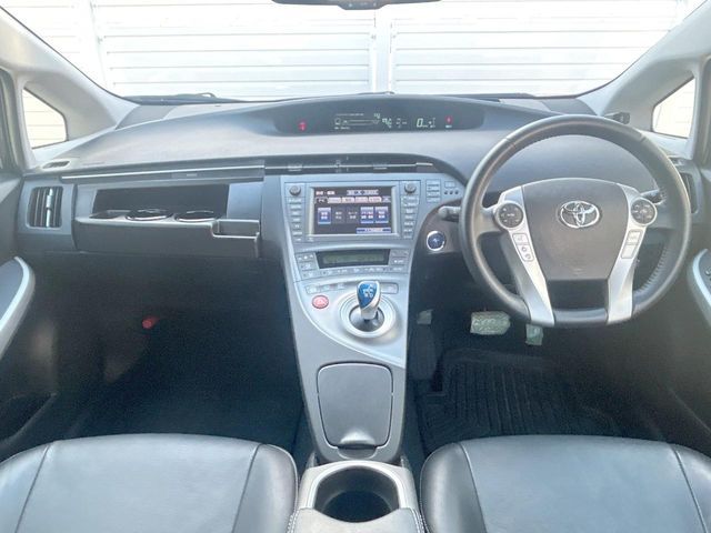 TOYOTA PRIUS 2013 Image 31