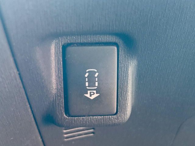 TOYOTA PRIUS 2013 Image 31