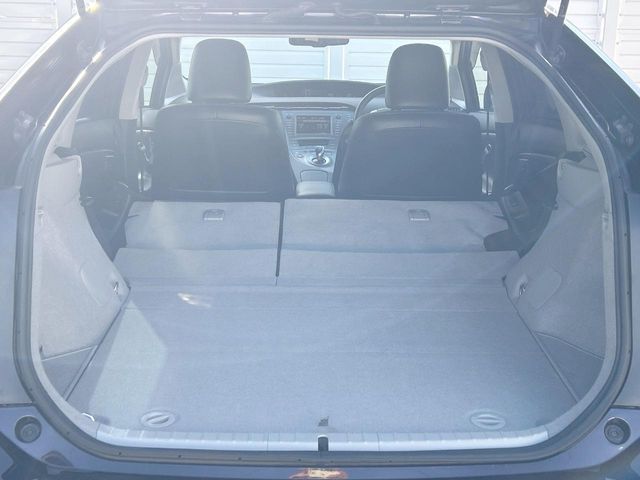 TOYOTA PRIUS 2013 Image 31