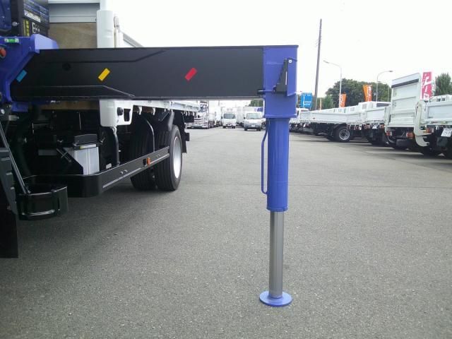 MITSUBISHI CANTER 2024 Image 31