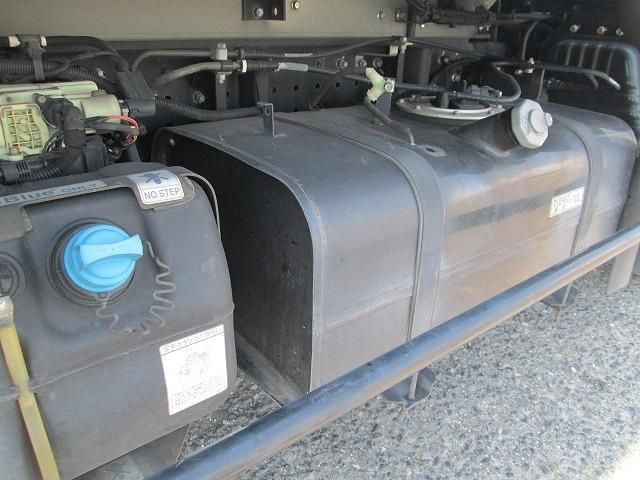 MITSUBISHI CANTER 2017 Image 31