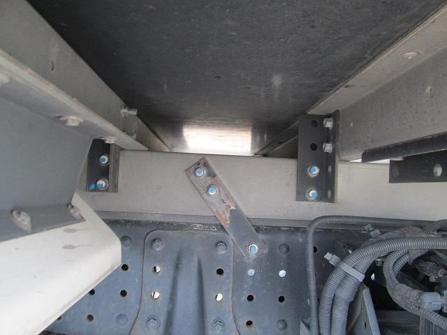 MITSUBISHI CANTER 2017 Image 31