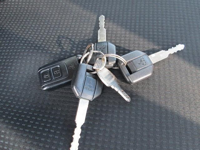 MITSUBISHI CANTER 2017 Image 31