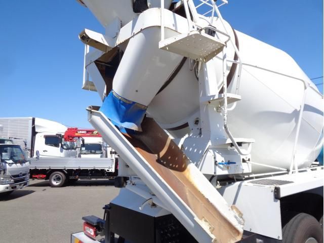 NISSAN DIESEL QUON 2023 Image 31