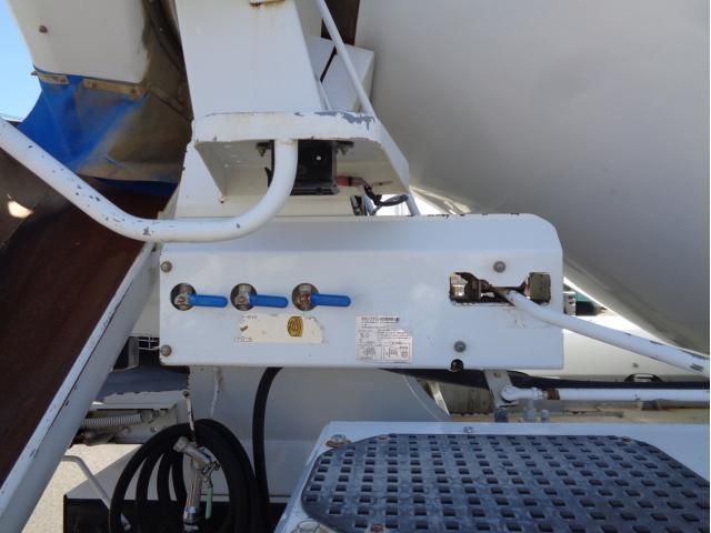 NISSAN DIESEL QUON 2023 Image 31