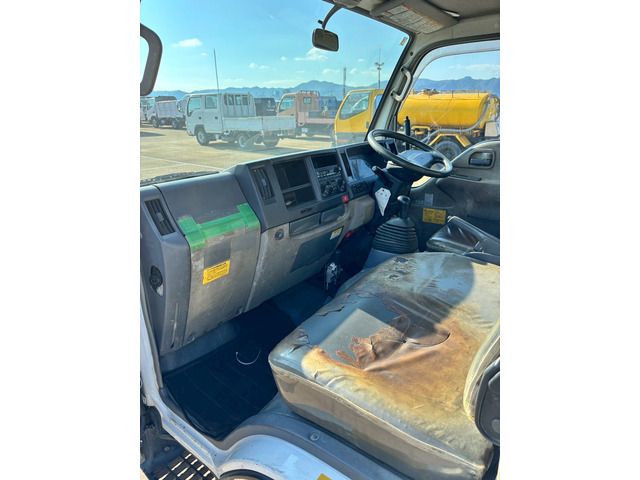 ISUZU  2008 Image 31