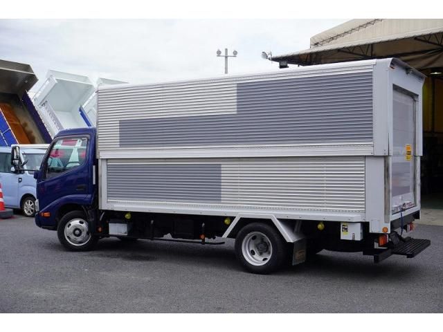 HINO DUTRO 2017 Image 31