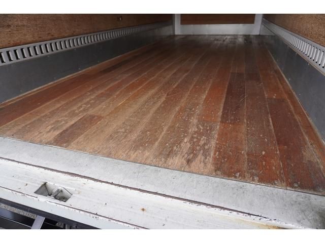 HINO DUTRO 2017 Image 31