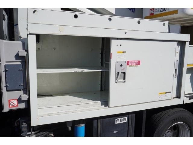 MITSUBISHI CANTER 2017 Image 31