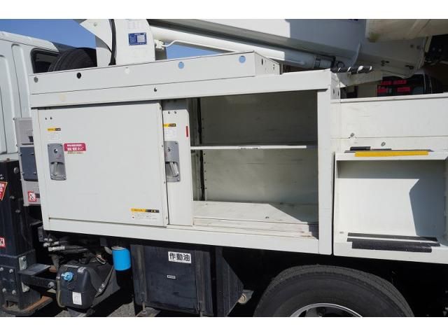 MITSUBISHI CANTER 2017 Image 31