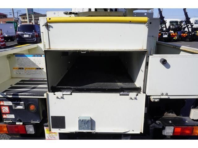 MITSUBISHI CANTER 2017 Image 31