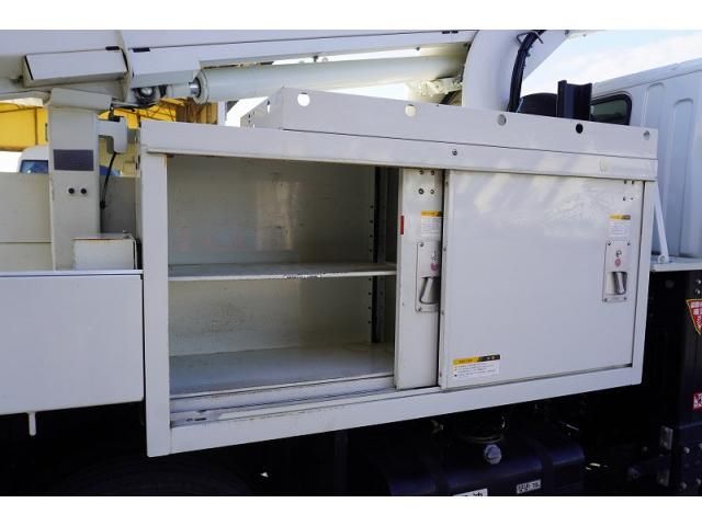 MITSUBISHI CANTER 2017 Image 31