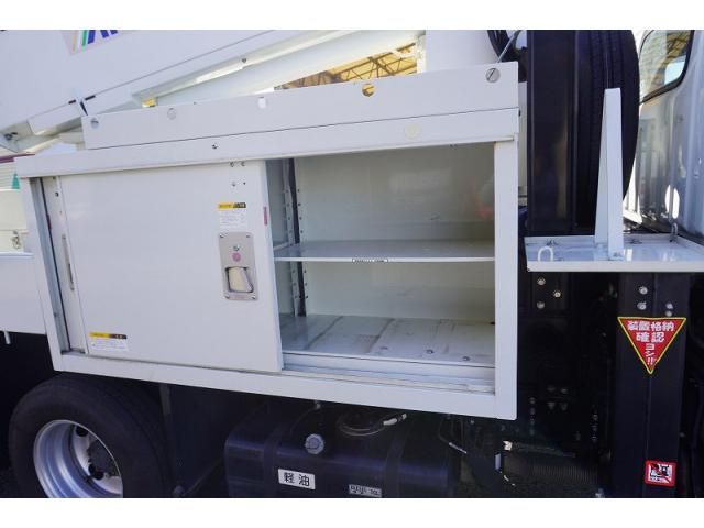 MITSUBISHI CANTER 2017 Image 31