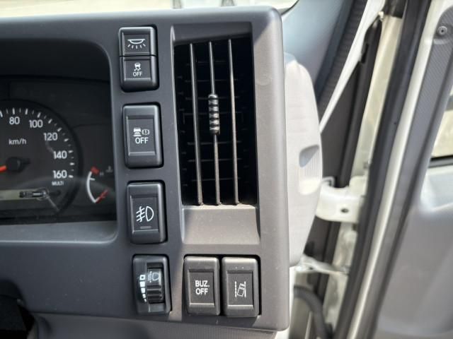 ISUZU ELF 2021 Image 31