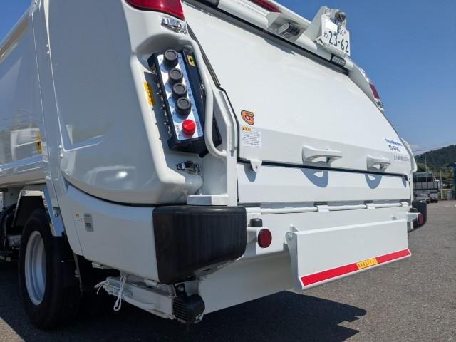 MITSUBISHI CANTER 2024 Image 31