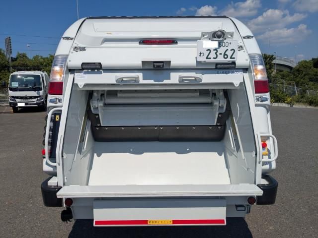 MITSUBISHI CANTER 2024 Image 31