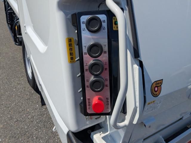 MITSUBISHI CANTER 2024 Image 31