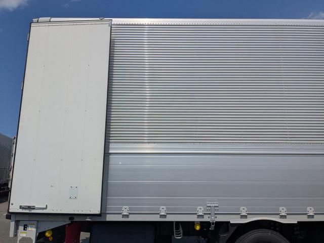 ISUZU GIGA 2024 Image 31