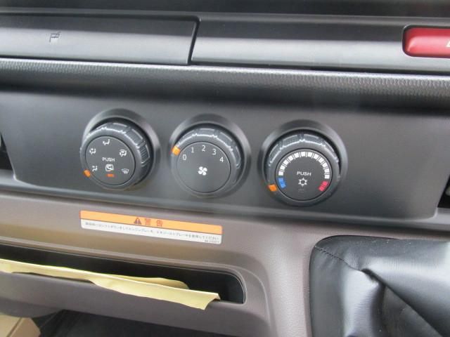 MITSUBISHI CANTER 2025 Image 31