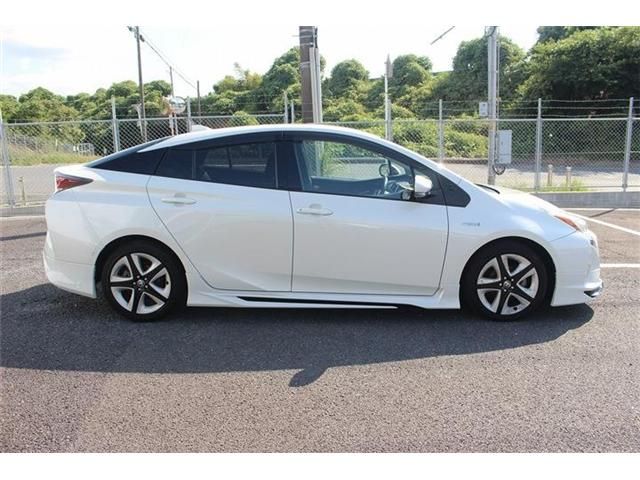 TOYOTA PRIUS 2016 Image 31