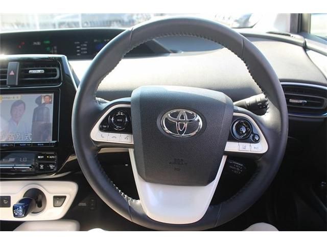 TOYOTA PRIUS 2016 Image 31