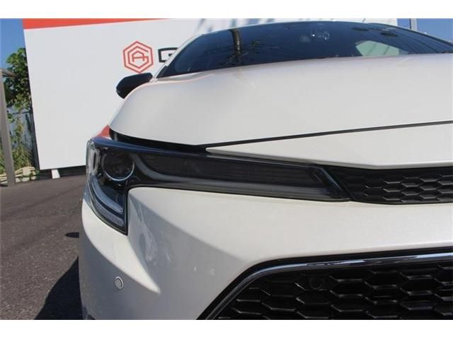 TOYOTA COROLLA SEDAN HYBRID 2019 Image 31