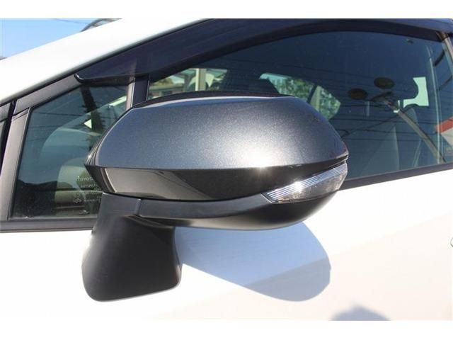 TOYOTA COROLLA SEDAN HYBRID 2019 Image 31