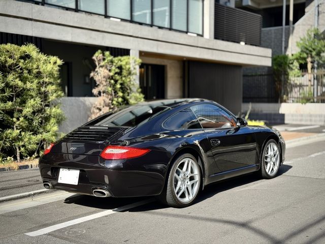 PORSCHE 911 2010 Image 31