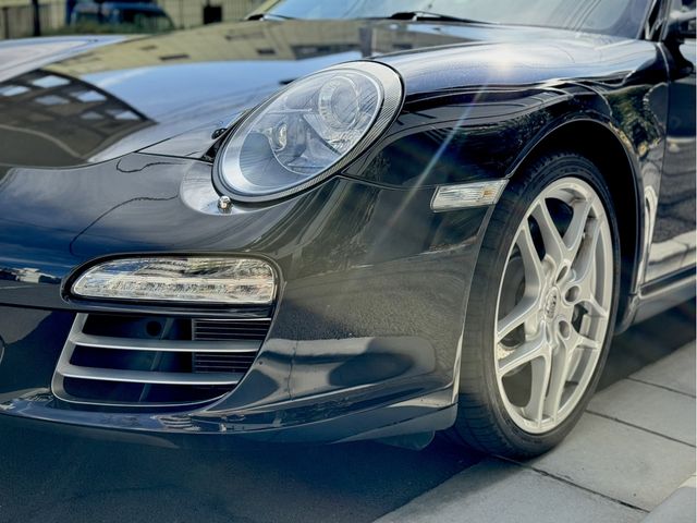 PORSCHE 911 2010 Image 31