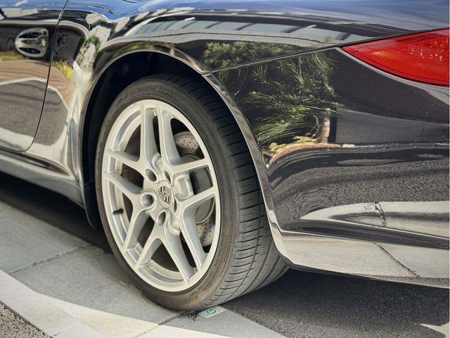 PORSCHE 911 2010 Image 31