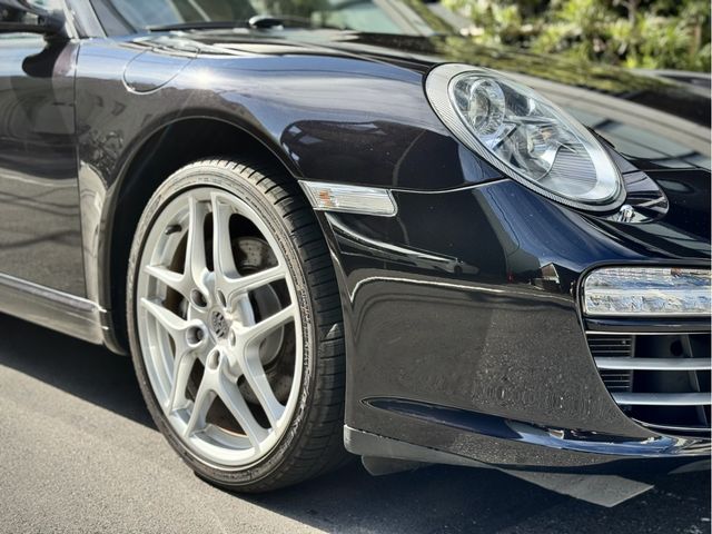 PORSCHE 911 2010 Image 31