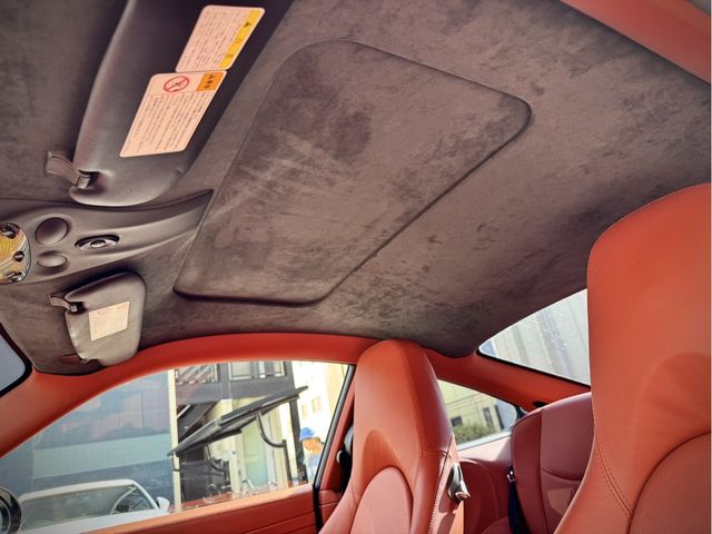 PORSCHE 911 2010 Image 31