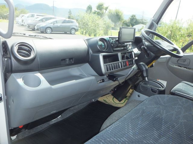 TOYOTA DYNA 2011 Image 31