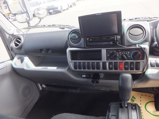 TOYOTA DYNA 2011 Image 31