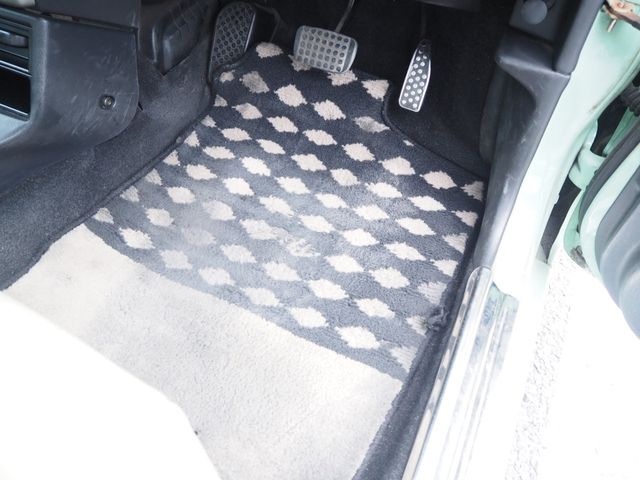 DAIHATSU MIRA GINO 2001 Image 31