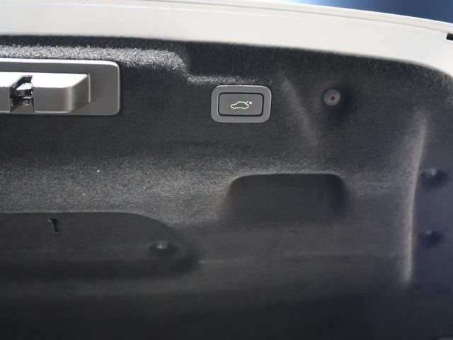 JAGUAR XESERIES 2020 Image 31