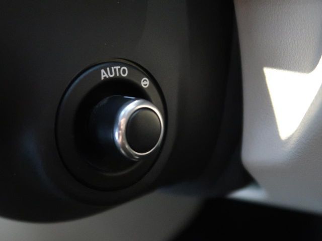 JAGUAR XESERIES 2020 Image 31