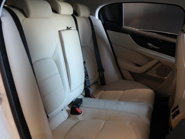 JAGUAR XESERIES 2020 Image 31